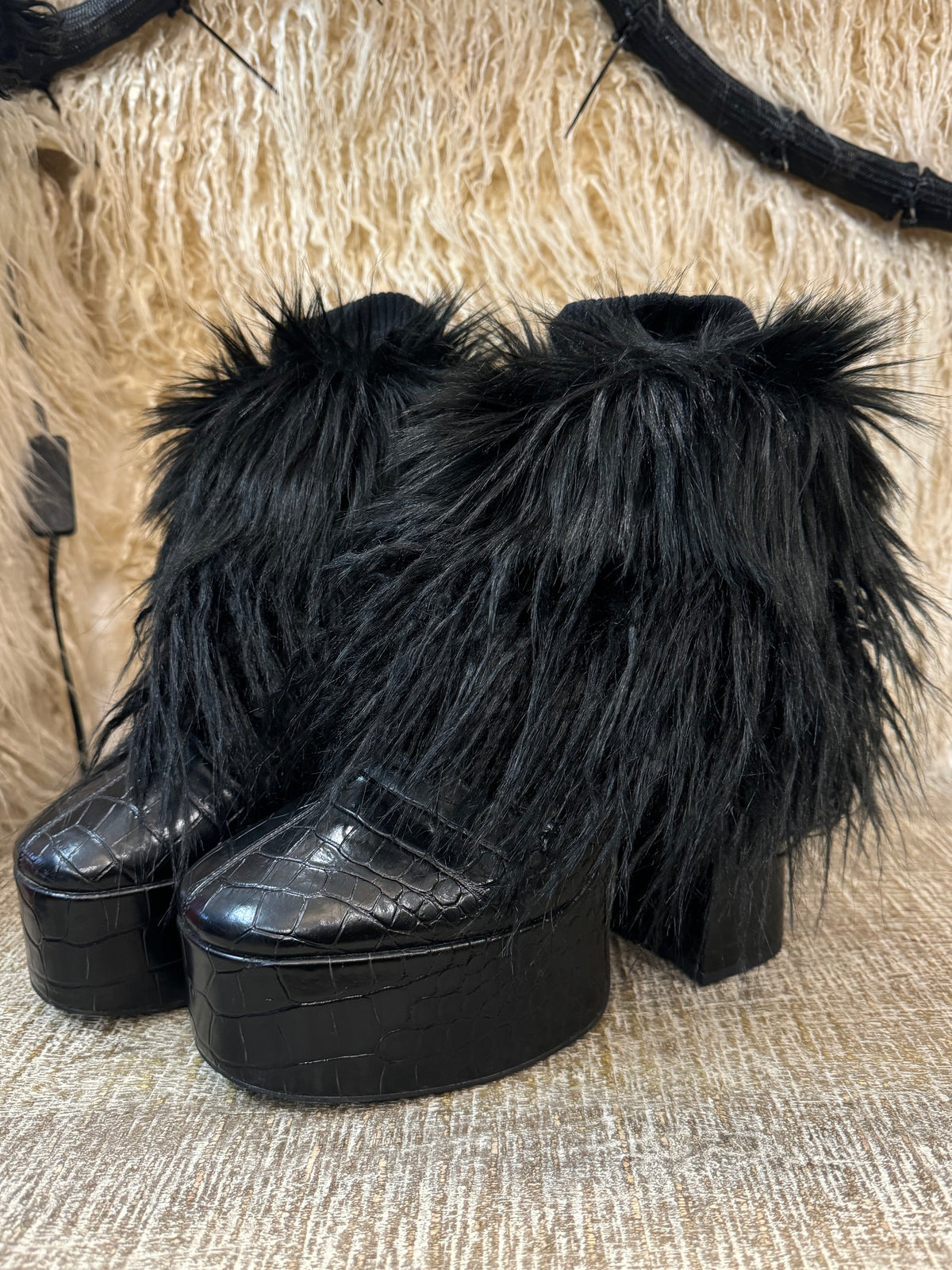 BLACK HOOF WARMERS