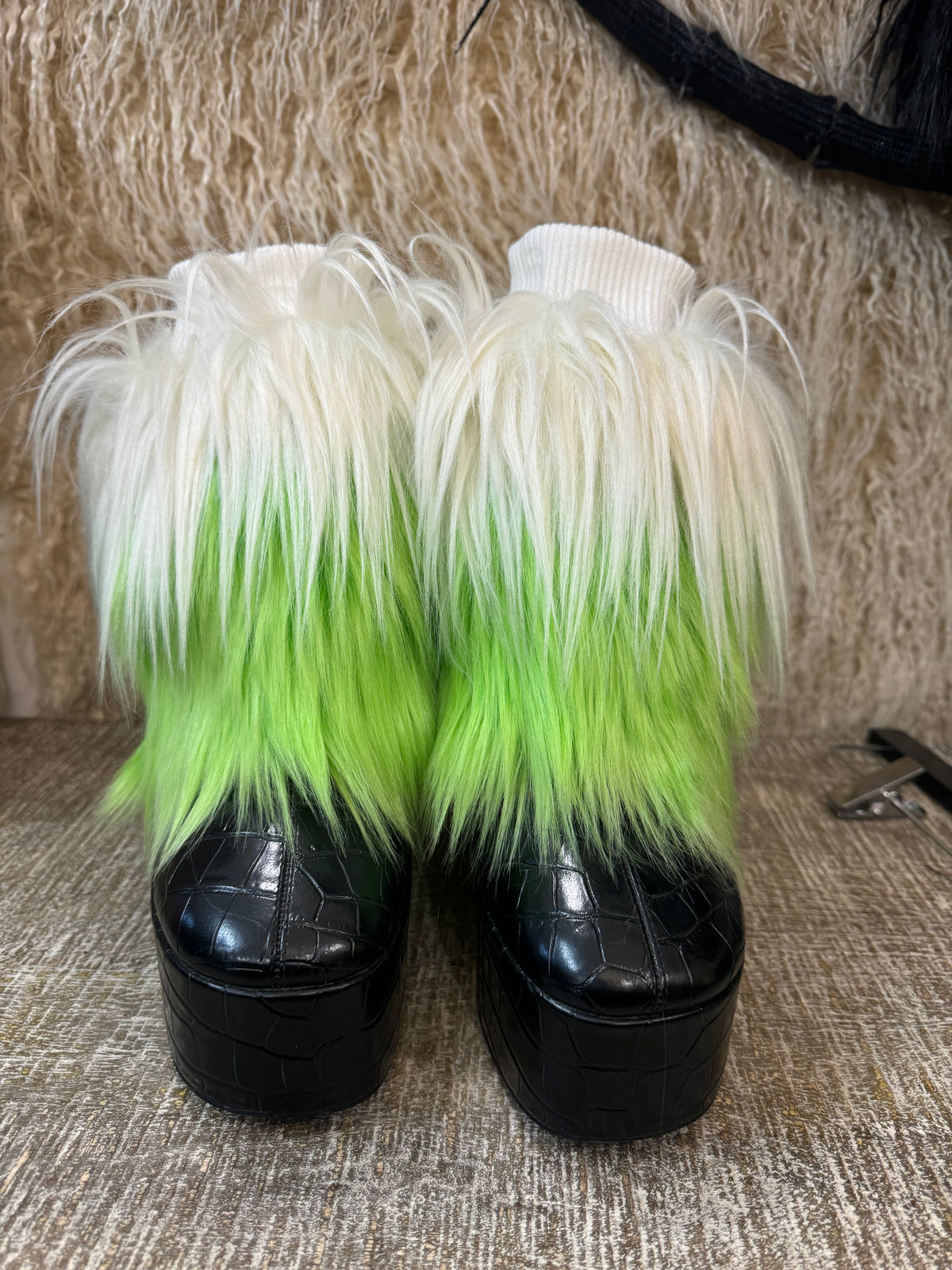 CREAM AND GREEN HOOF WARMERS